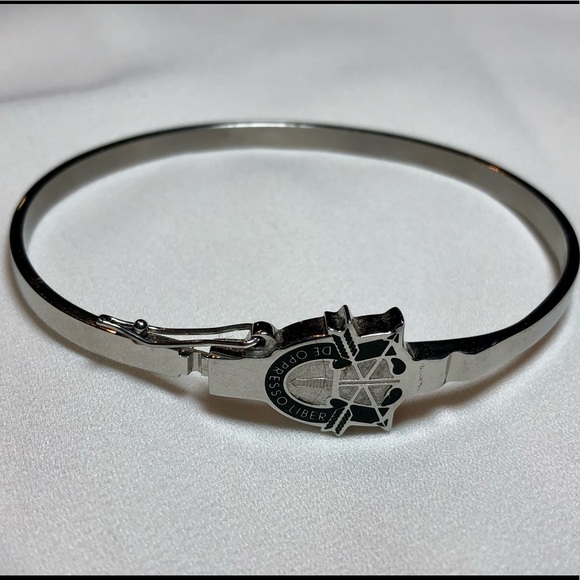 “De Oppresso Liber” Silvertone Bangle Bracelet - Picture 1 of 2